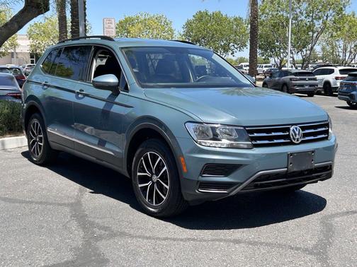 Blue Metallic 2021 Volkswagen Tiguan 2.0T SE