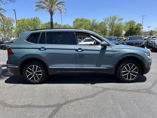 Blue Metallic 2021 Volkswagen Tiguan 2.0T SE