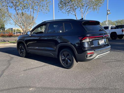 Deep Black Pearl 2026 Volkswagen Taos S