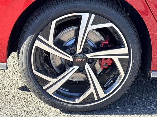 Kings Red Metallic 2026 Volkswagen Golf GTI 2.0T SE DSG