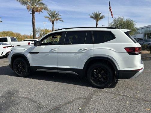 2025 Volkswagen Atlas 2.0T Peak Edition