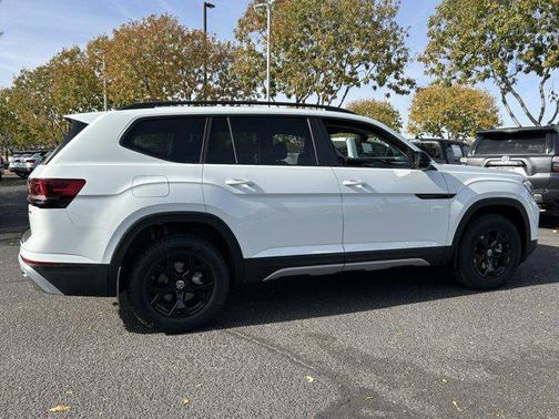 2025 Volkswagen Atlas 2.0T Peak Edition