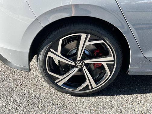 2025 Volkswagen Golf GTI 2.0T SE DSG
