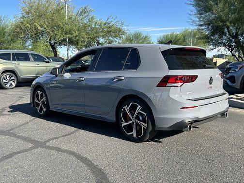 2025 Volkswagen Golf GTI 2.0T SE DSG