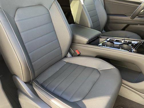 2026 Volkswagen Atlas Cross Sport 2.0T SEL