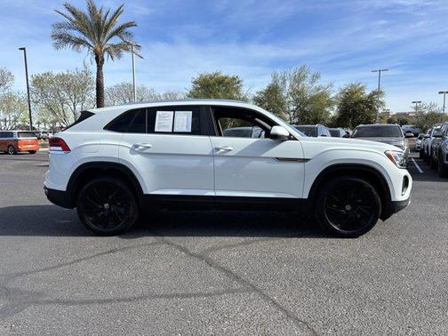 2025 Volkswagen Atlas Cross Sport 2.0T SE w/Technology