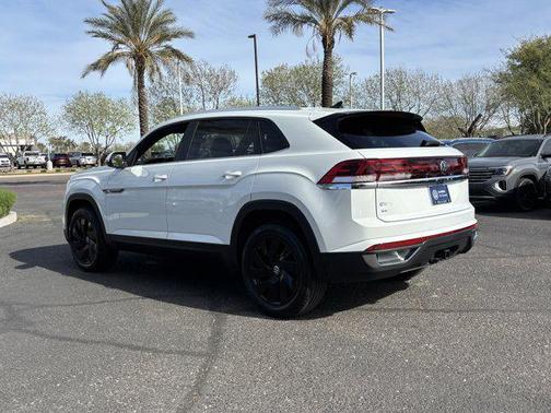 2025 Volkswagen Atlas Cross Sport 2.0T SE w/Technology