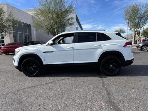 2025 Volkswagen Atlas Cross Sport 2.0T SE w/Technology