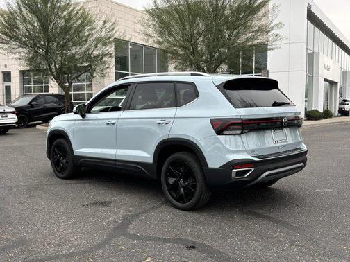 2026 Volkswagen Taos SE