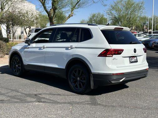 Pure White 2024 Volkswagen Tiguan 2.0T SE