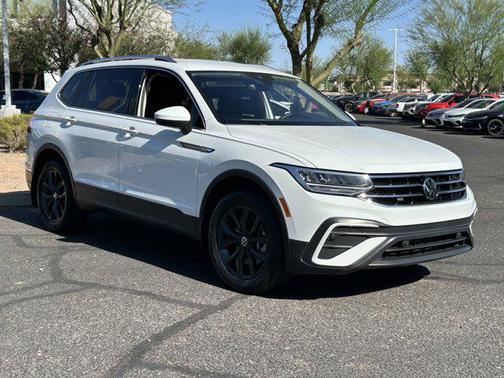 Pure White 2024 Volkswagen Tiguan 2.0T SE
