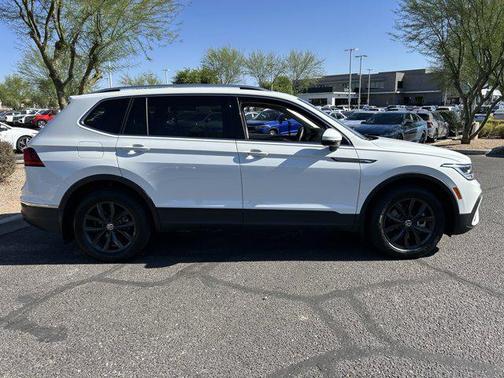 Pure White 2024 Volkswagen Tiguan 2.0T SE