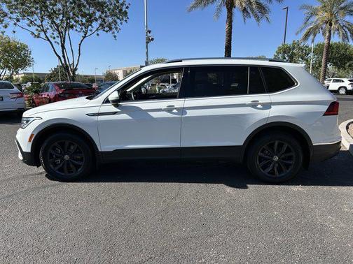 Pure White 2024 Volkswagen Tiguan 2.0T SE