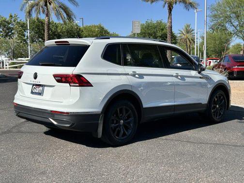 Pure White 2024 Volkswagen Tiguan 2.0T SE