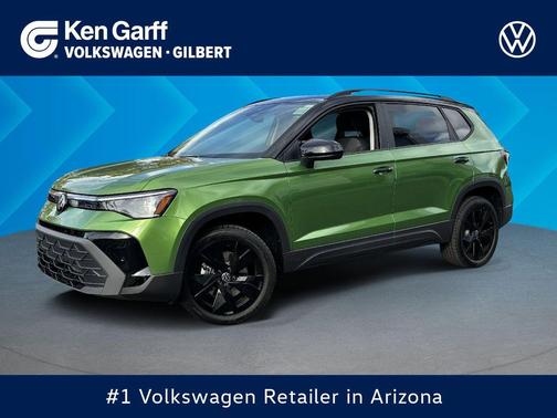 Bright Moss Green/Blk Rf 2026 Volkswagen Taos SE Black