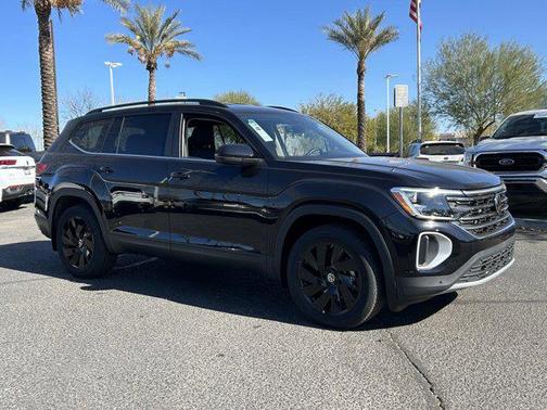 2025 Volkswagen Atlas 2.0T SE w/Technology 4MOTION