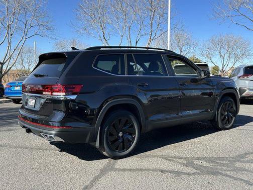 2025 Volkswagen Atlas 2.0T SE w/Technology 4MOTION