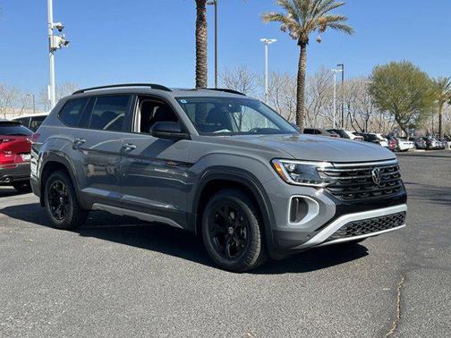 2025 Volkswagen Atlas 2.0T Peak Edition