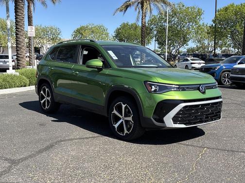 Bright Moss Green Metallic 2026 Volkswagen Taos SEL