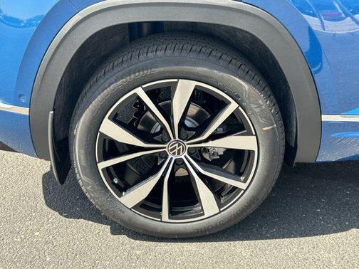 2025 Volkswagen Atlas Cross Sport 2.0T SEL Premium