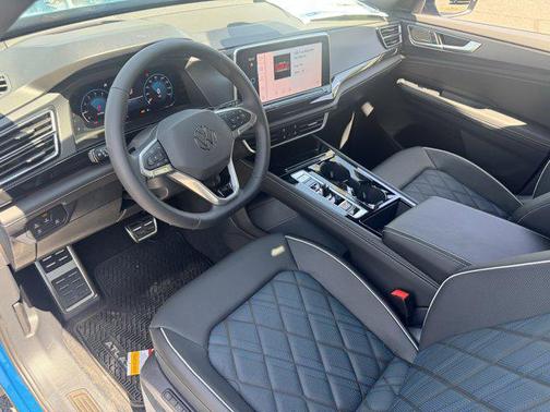 2025 Volkswagen Atlas Cross Sport 2.0T SEL Premium