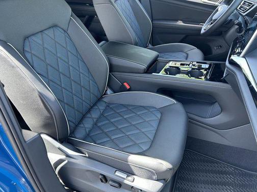 2025 Volkswagen Atlas Cross Sport 2.0T SEL Premium