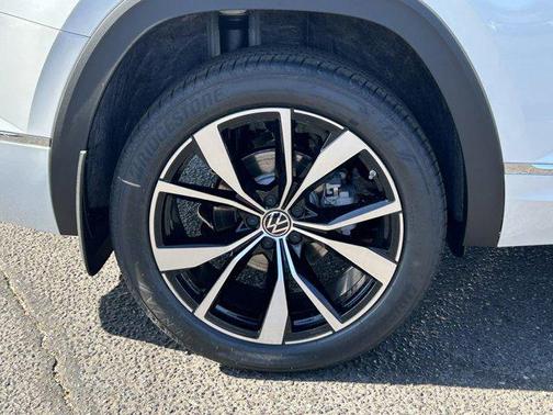 2025 Volkswagen Atlas 2.0T SEL Premium R-Line 4MOTION
