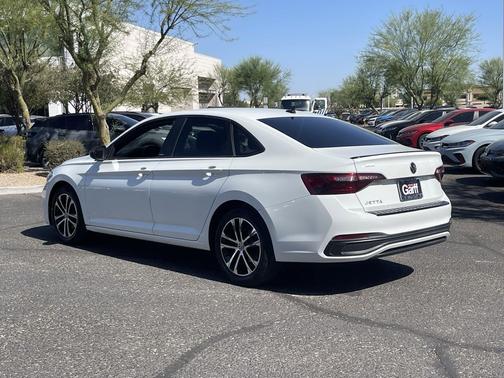 Pure White 2024 Volkswagen Jetta 1.5T Sport