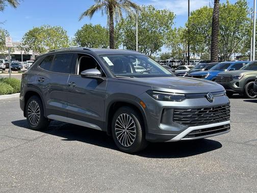 platinum gray metallic 2026 Volkswagen Tiguan 2.0T S