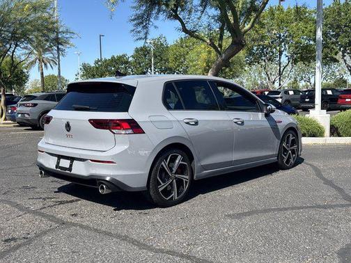 2024 Volkswagen Golf GTI 2.0T SE DSG