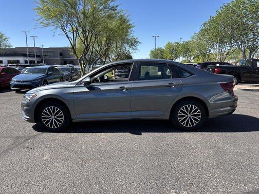 Platinum Gray Metallic 2021 Volkswagen Jetta 1.4T SE
