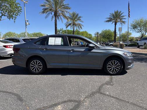 Platinum Gray Metallic 2021 Volkswagen Jetta 1.4T SE