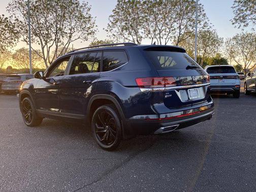 2022 Volkswagen Atlas 2.0T SE w/Technology