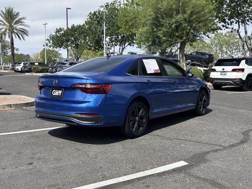 Rising Blue Metallic 2022 Volkswagen Jetta 1.5T SE