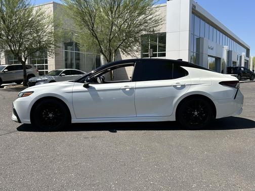Wind Chill Pearl/Midnight Black Metallic 2021 Toyota Camry XSE