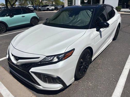 Wind Chill Pearl/Midnight Black Metallic 2021 Toyota Camry XSE