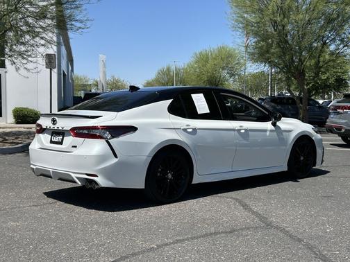 Wind Chill Pearl/Midnight Black Metallic 2021 Toyota Camry XSE
