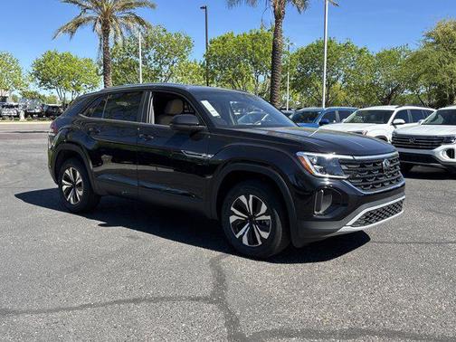 Deep Black Pearl 2026 Volkswagen Atlas Cross Sport 2.0T SE