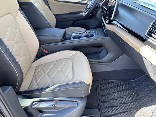 Deep Black Pearl 2026 Volkswagen Atlas Cross Sport 2.0T SE