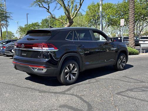 Deep Black Pearl 2026 Volkswagen Atlas Cross Sport 2.0T SE