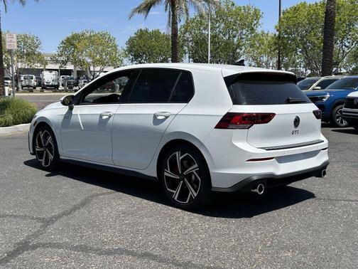 opal white pearl 2026 Volkswagen Golf GTI 2.0T SE DSG