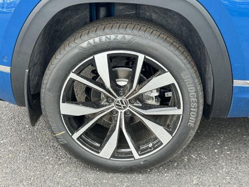 Mountain Lake Blue Metallic 2025 Volkswagen Atlas Cross Sport 2.0T SEL Premium