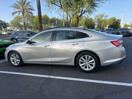 Silver Ice Metallic 2020 Chevrolet Malibu FWD LT