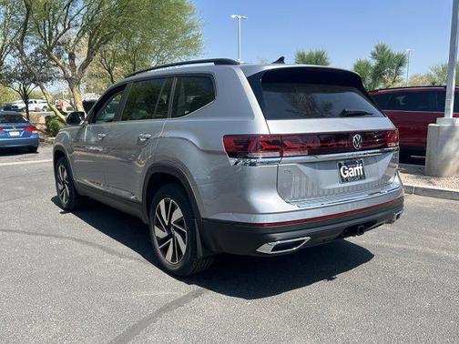 2025 Volkswagen Atlas 2.0T SE w/Technology 4MOTION
