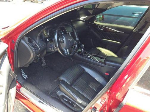 2014 INFINITI Q50 Hybrid Sport