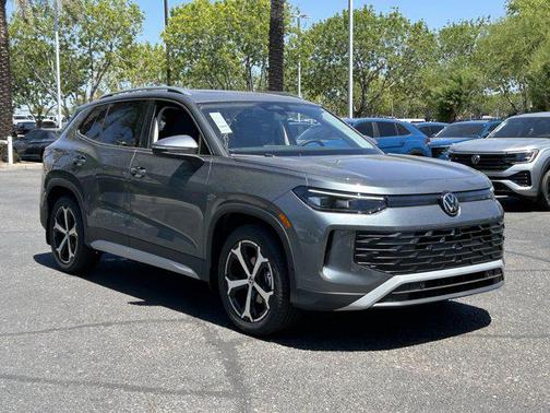 platinum gray metallic 2026 Volkswagen Tiguan 2.0T SE