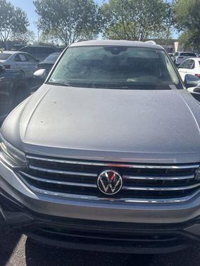 Silver Metallic 2023 Volkswagen Tiguan 2.0T SE