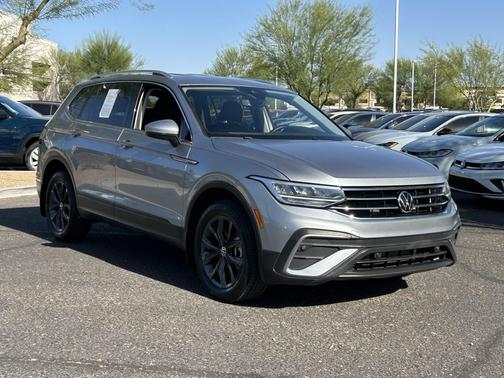 Silver Metallic 2023 Volkswagen Tiguan 2.0T SE