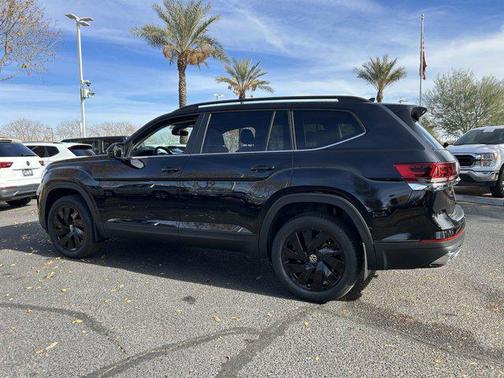 2025 Volkswagen Atlas 2.0T SE w/Technology