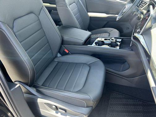 2025 Volkswagen Atlas Cross Sport 2.0T SEL